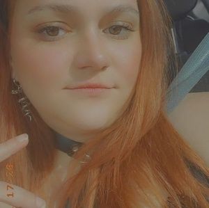 Meet your Posher, Leona